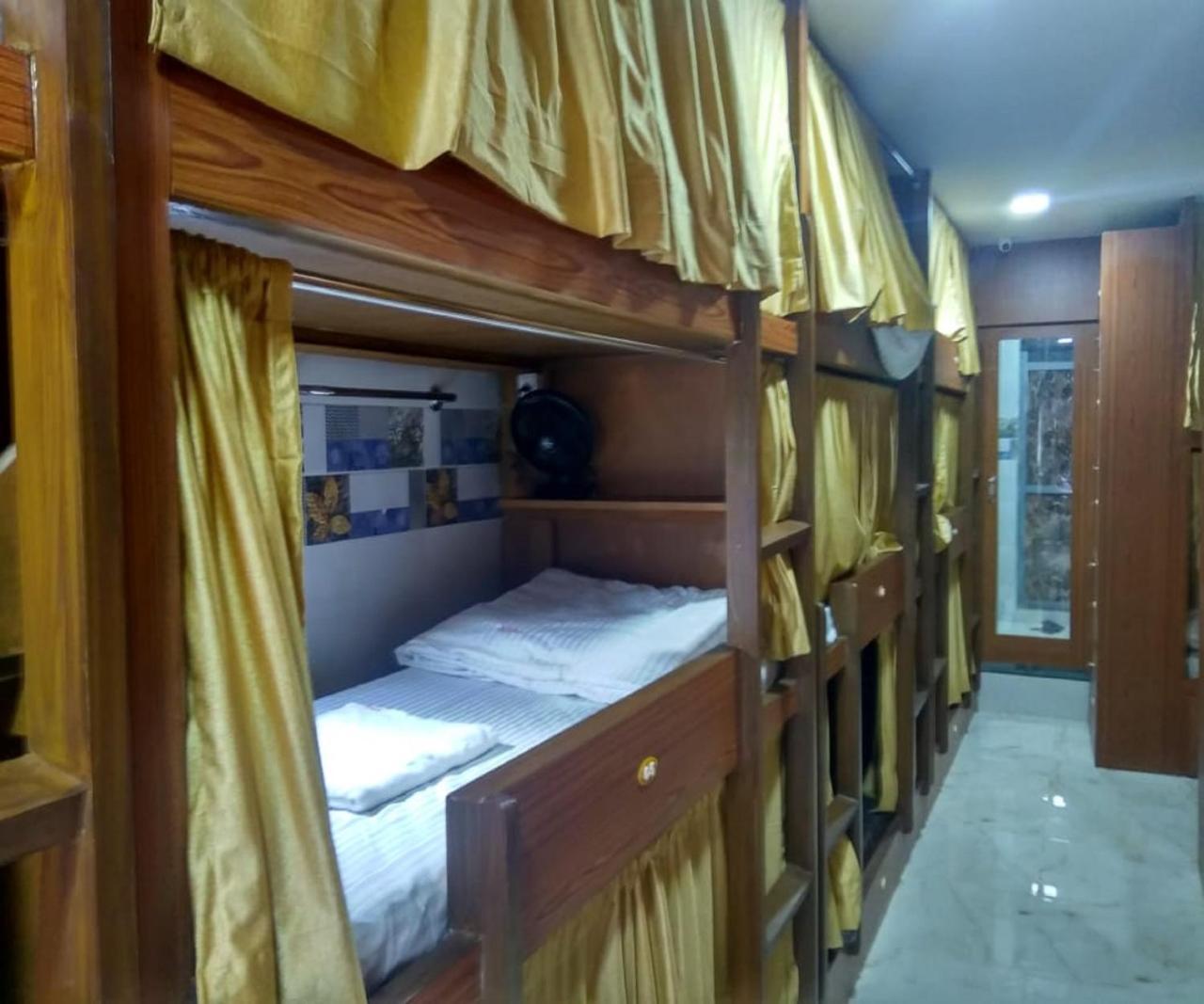 Ahlan Dormitory Bombay Exterior foto