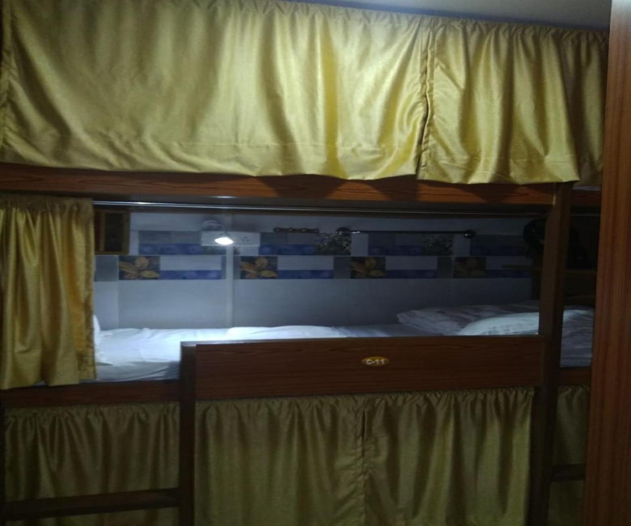 Ahlan Dormitory Bombay Exterior foto
